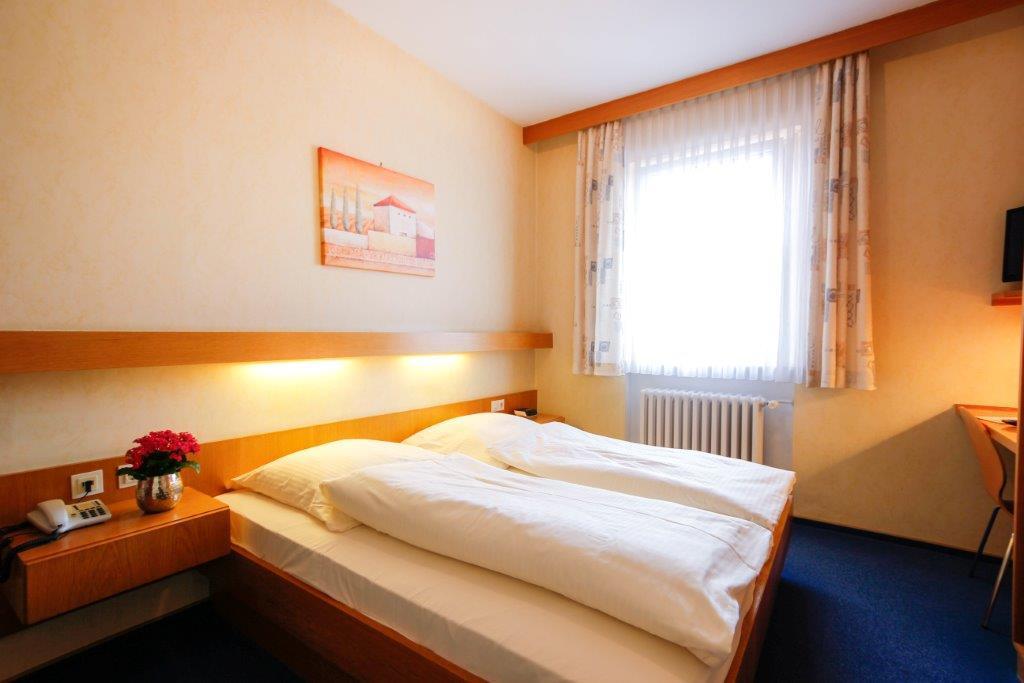 City Hotel Schonleber Wurzburg Ngoại thất bức ảnh